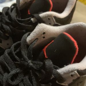 Boys retro Jordan’s sneakers